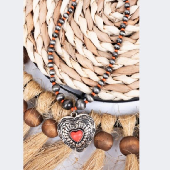 New Heart Pendant Necklace with Beaded Chain - Picture 2 of 3
